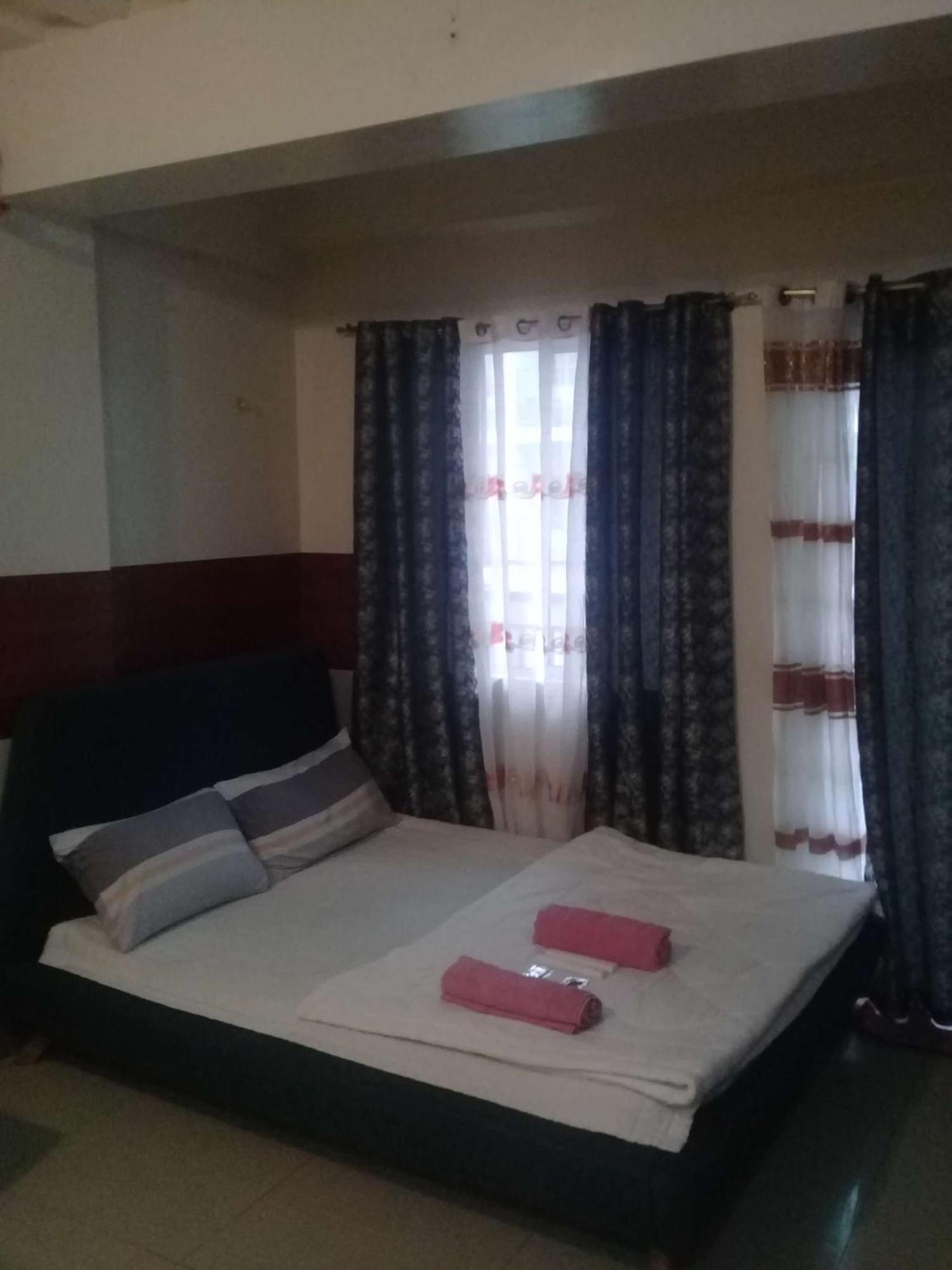 Kassel Residences Staycation Near Naia - Moonwalk Paranaque Paranaque City ภายนอก รูปภาพ